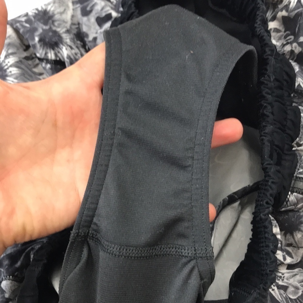 Lululemon Hotty Hot Short Flowabunga Black Angel - Picture 6 of 10